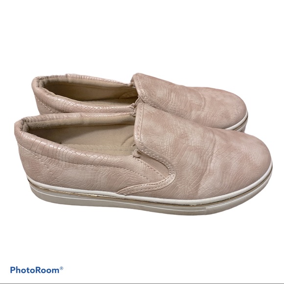 Barely worn light pink slip ons - Picture 2 of 3